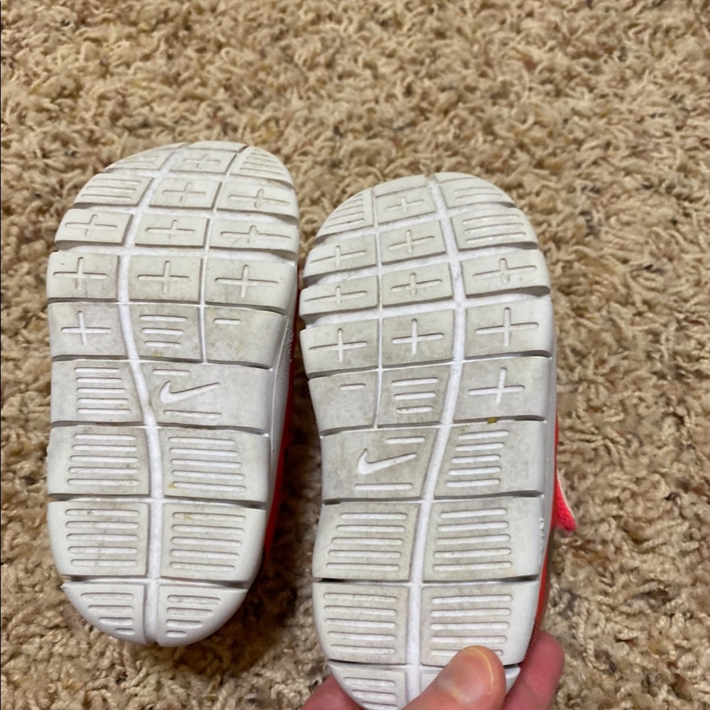 Nike Shoes - Picture 6 of 8